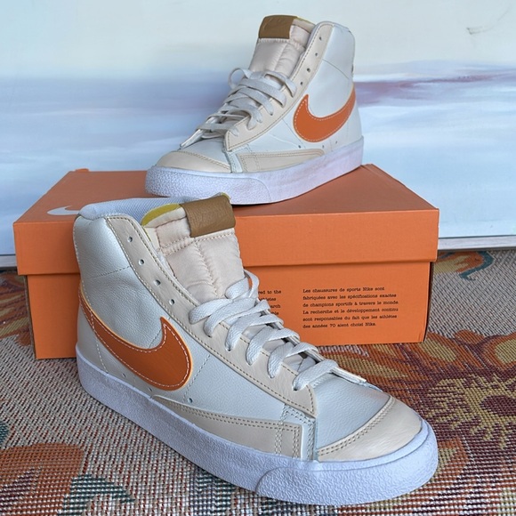 Nike Men’s Blazer Mid '77 EMB
Phantom/Pearl White/ Elemental Gold/Hot Curry - Picture 15 of 16